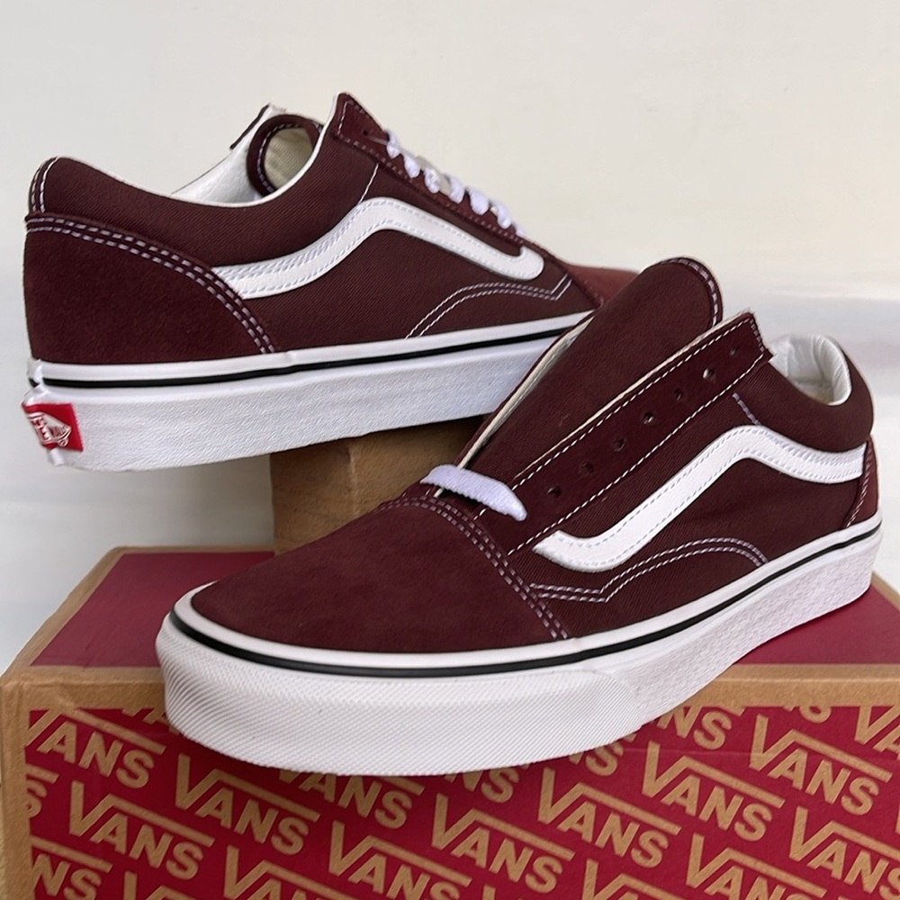 Vans Men’s Old Skool
Color Theory Bitter Chocolate 
VN0005UF7YO
Sneakers - Picture 8 of 16